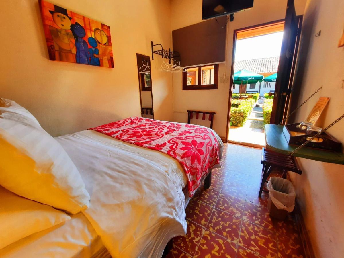 Hotel La Posada Del Doctor Леон Екстер'єр фото
