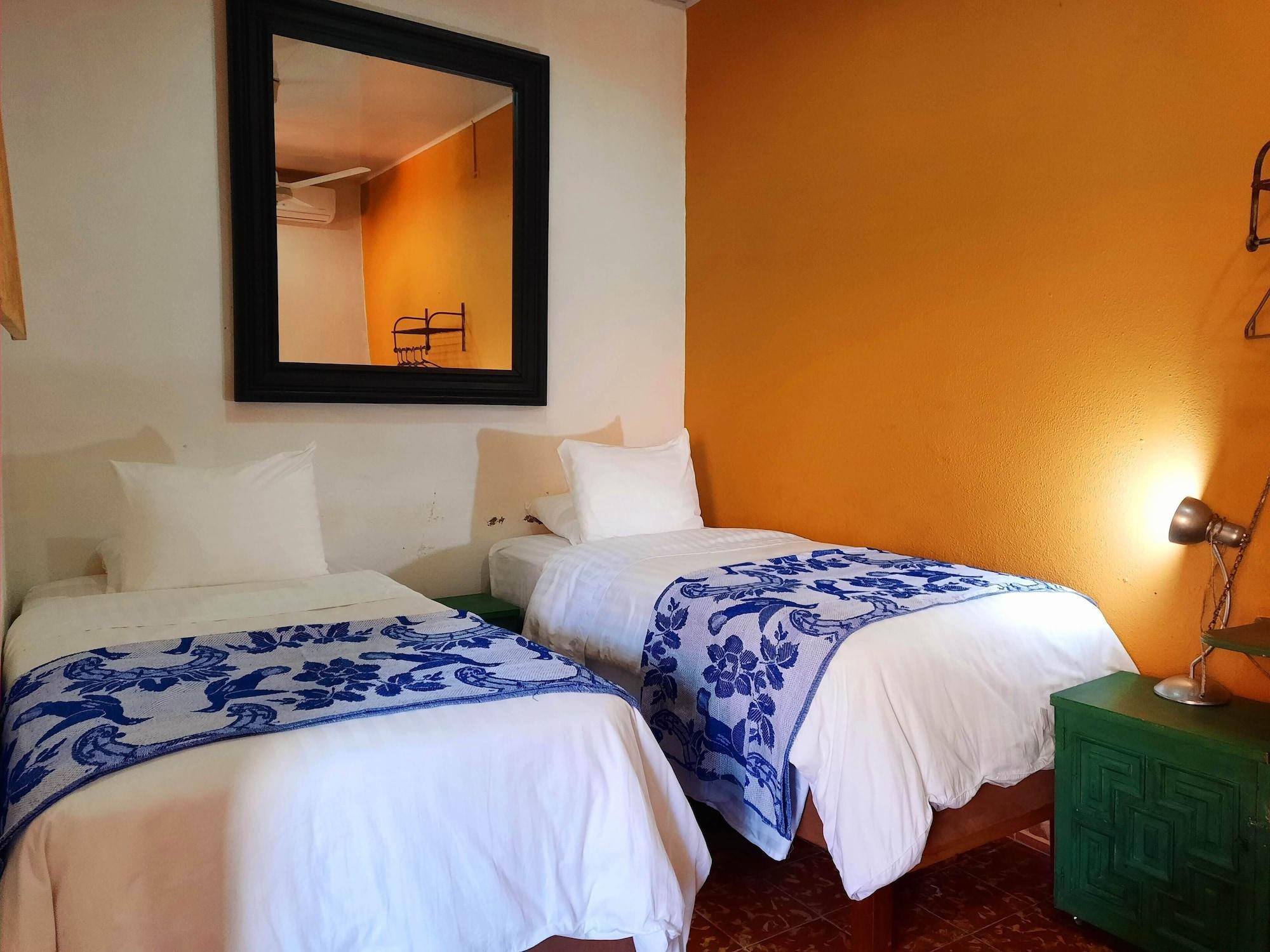 Hotel La Posada Del Doctor Леон Екстер'єр фото