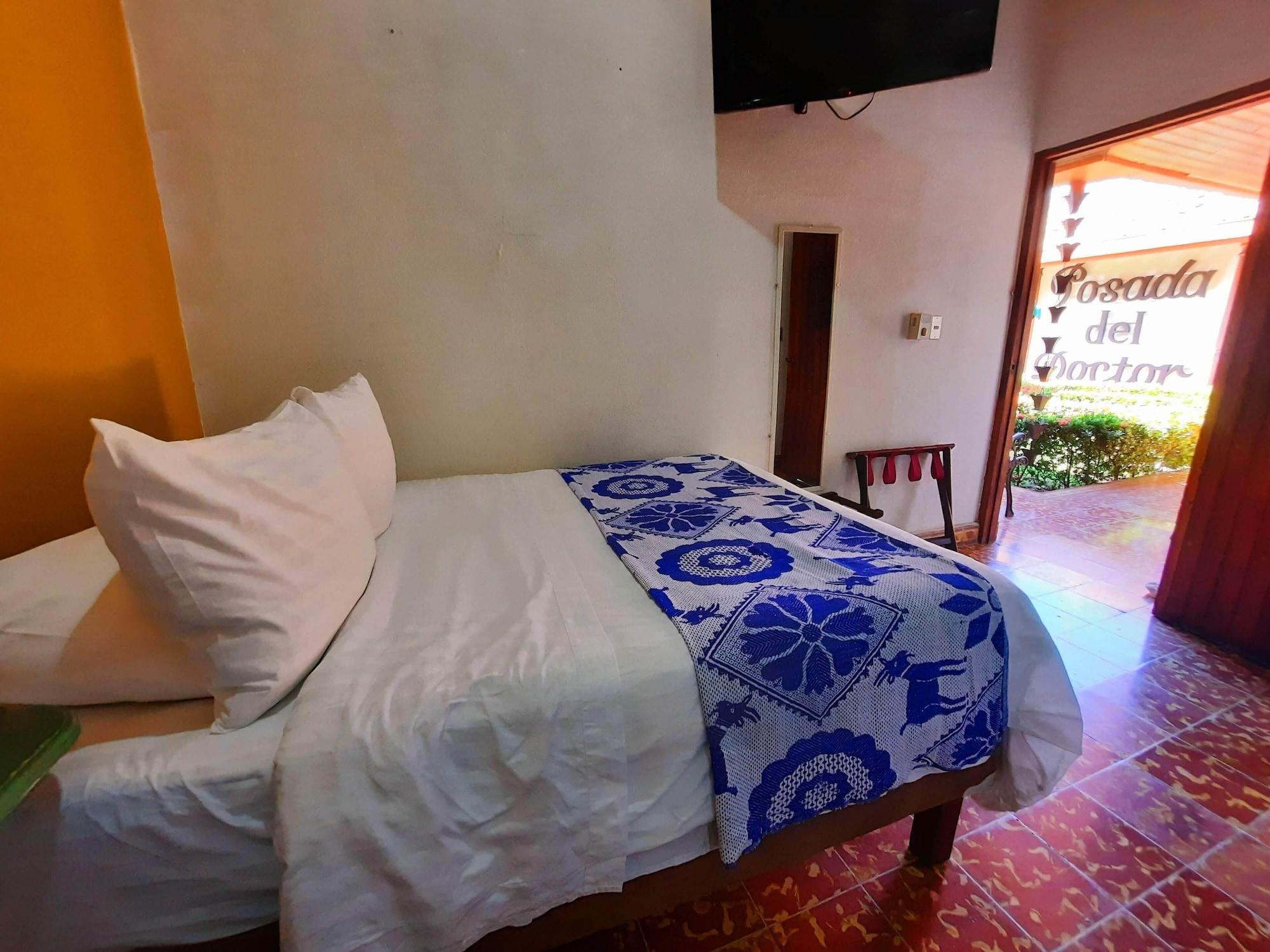 Hotel La Posada Del Doctor Леон Екстер'єр фото